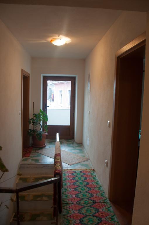 Aste Guesthouse Tropoje Exteriör bild
