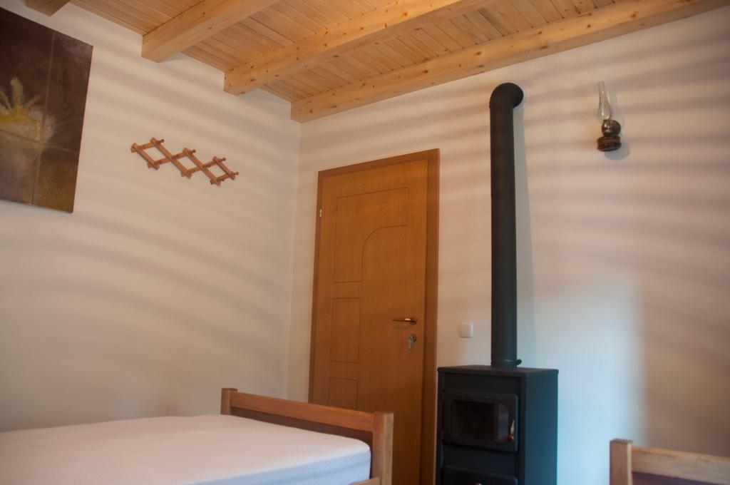 Aste Guesthouse Tropoje Rum bild