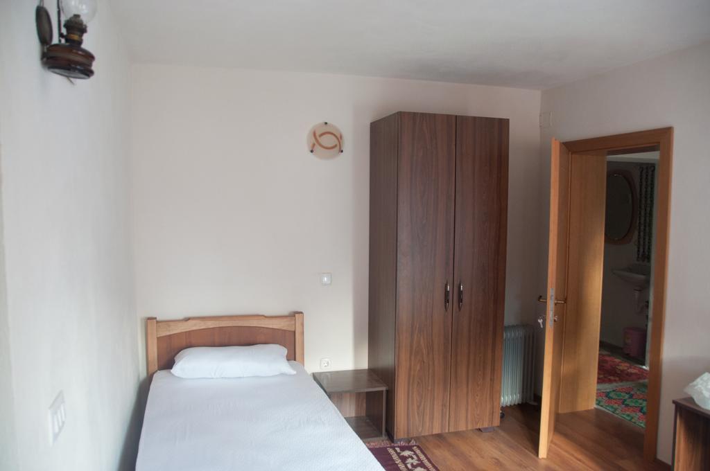 Aste Guesthouse Tropoje Rum bild