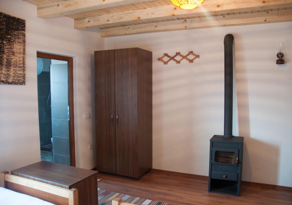 Aste Guesthouse Tropoje Rum bild
