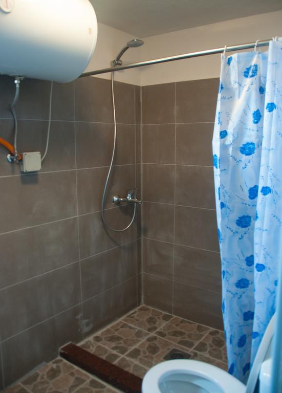 Aste Guesthouse Tropoje Rum bild