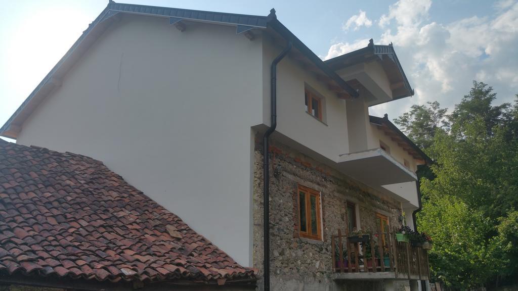 Aste Guesthouse Tropoje Exteriör bild