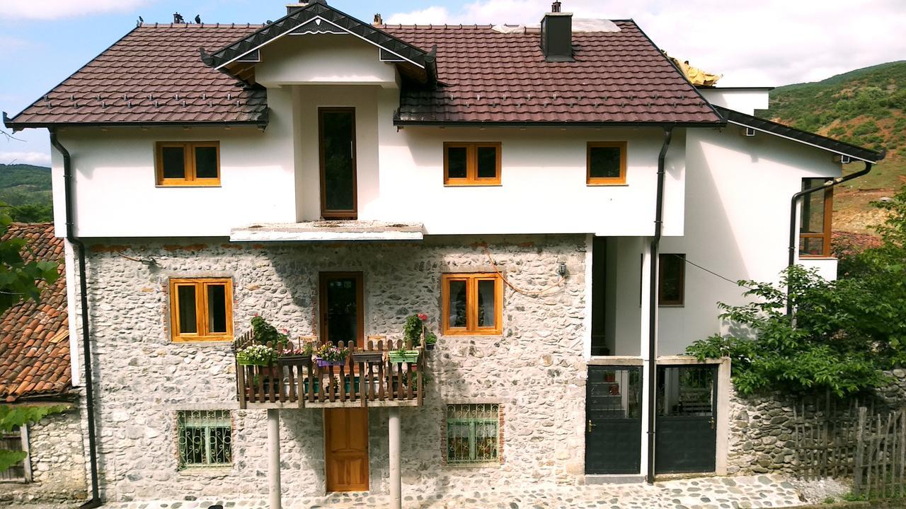 Aste Guesthouse Tropoje Exteriör bild